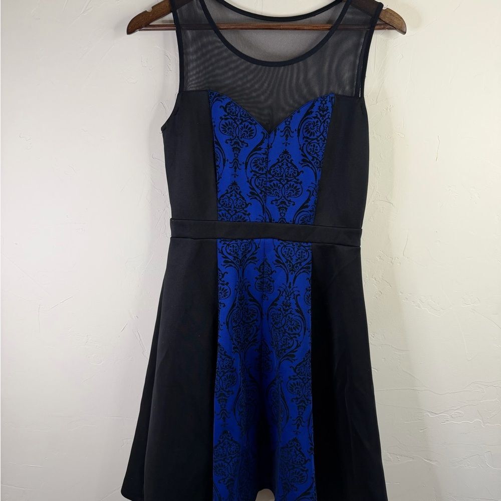 Elegant Black and Blue Sleeveless Dress